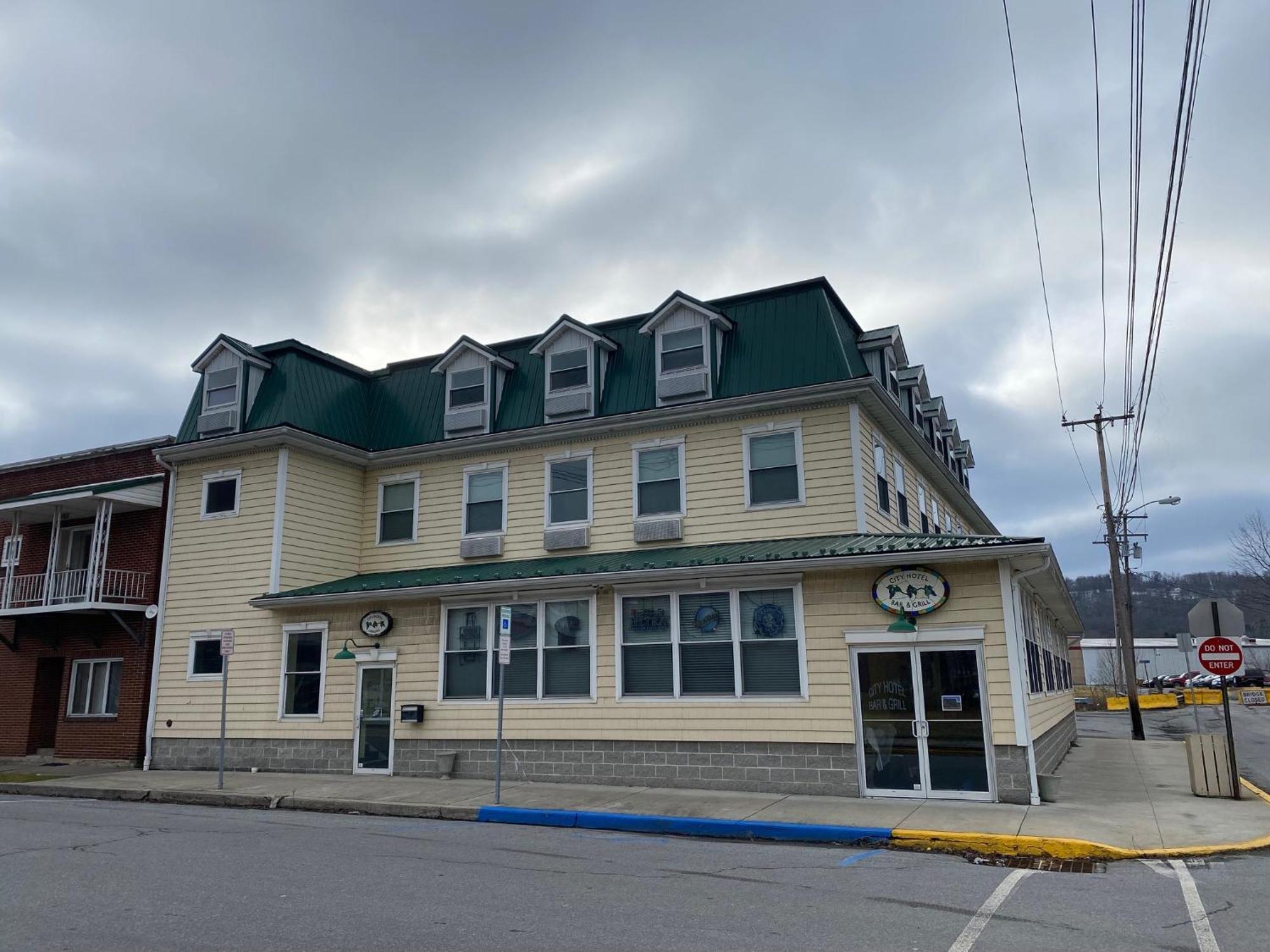 The City Hotel Bar & Grill Northern Cambria Exteriör bild